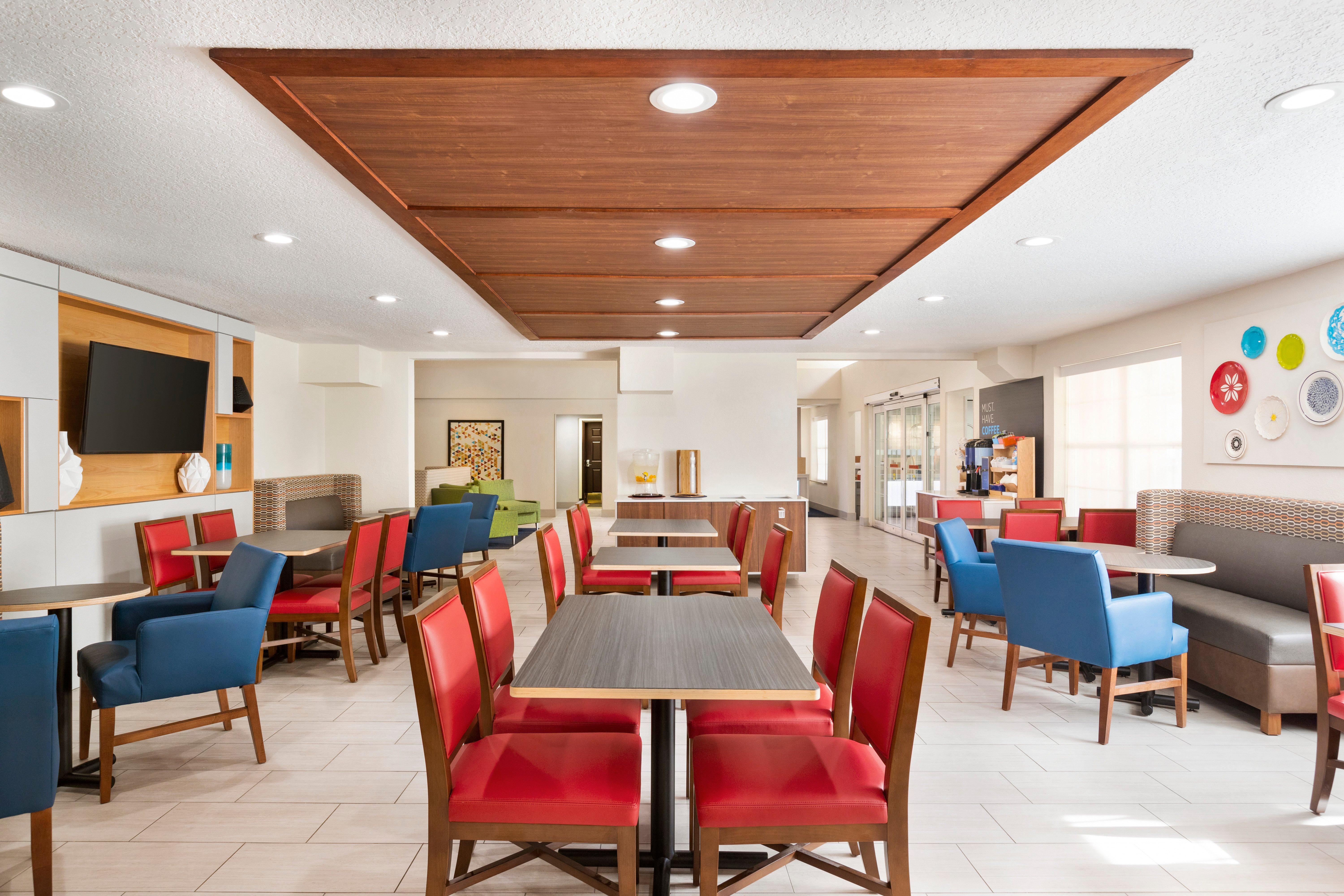 Holiday Inn Express & Suites Sarasota East By Ihg Vamo Exterior photo